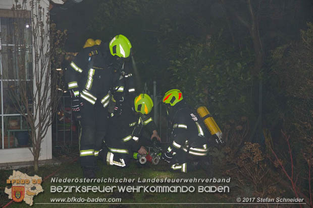 20171222 Brand in einem Reihenwohnhaus in Tribuswinkel  Foto:  Stefan Schneider BFK BADEN