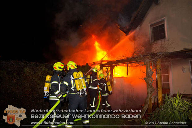 20171222 Brand in einem Reihenwohnhaus in Tribuswinkel  Foto:  Stefan Schneider BFK BADEN