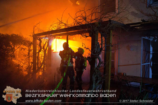 20171222 Brand in einem Reihenwohnhaus in Tribuswinkel  Foto:  Stefan Schneider BFK BADEN