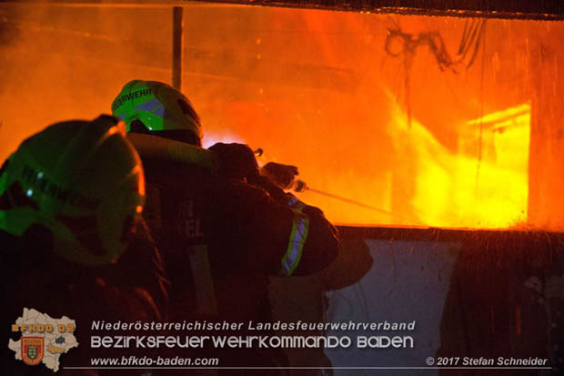 20171222 Brand in einem Reihenwohnhaus in Tribuswinkel  Foto:  Stefan Schneider BFK BADEN