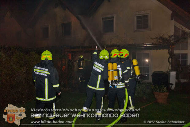 20171222 Brand in einem Reihenwohnhaus in Tribuswinkel  Foto:  Stefan Schneider BFK BADEN