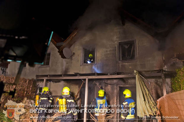 20171222 Brand in einem Reihenwohnhaus in Tribuswinkel  Foto:  Stefan Schneider BFK BADEN