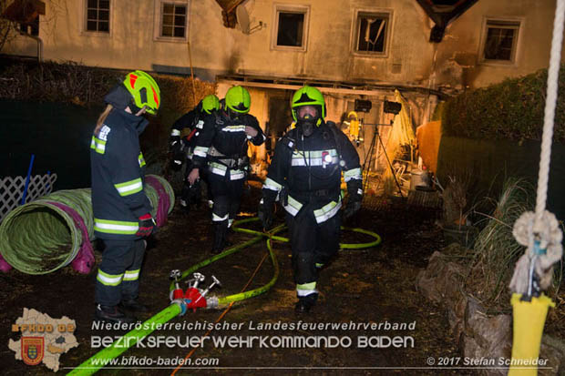 20171222 Brand in einem Reihenwohnhaus in Tribuswinkel  Foto:  Stefan Schneider BFK BADEN