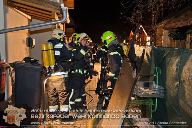 20171222 Brand in einem Reihenwohnhaus in Tribuswinkel  Foto:  Stefan Schneider BFK BADEN