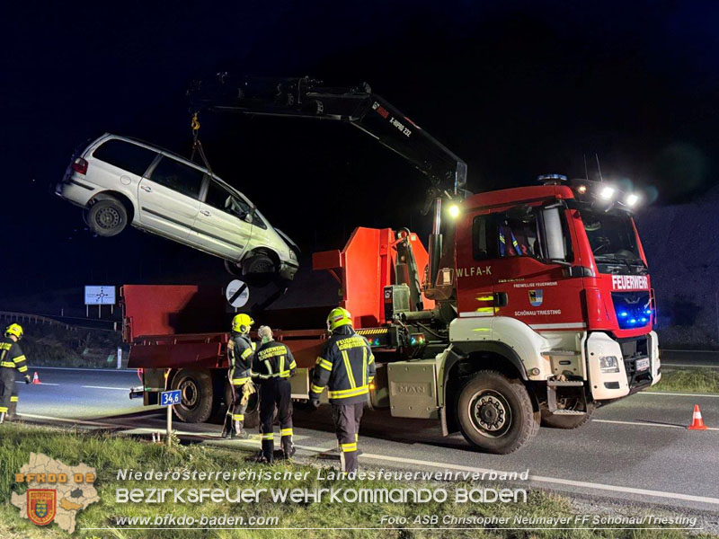 20240426 Fahrzeugberschlag auf der LB17  Foto: ASB Christopher Neumayer FF Schnnau/Triesting