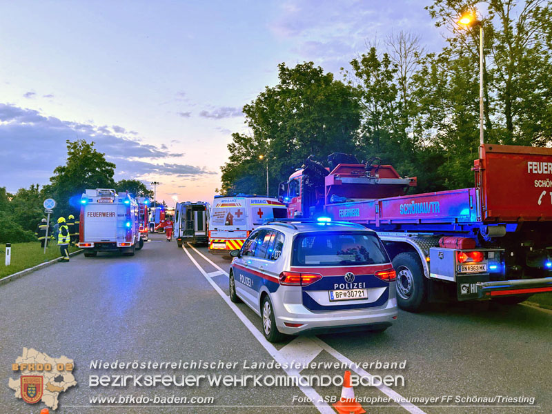 20240605_Personenrettung nach Verkehrsunfall auf der B17 in Gnselsdorf - Pkw gegen Omnibus  Foto: ASB Christopher Neumayer FF Schnau/Triesting