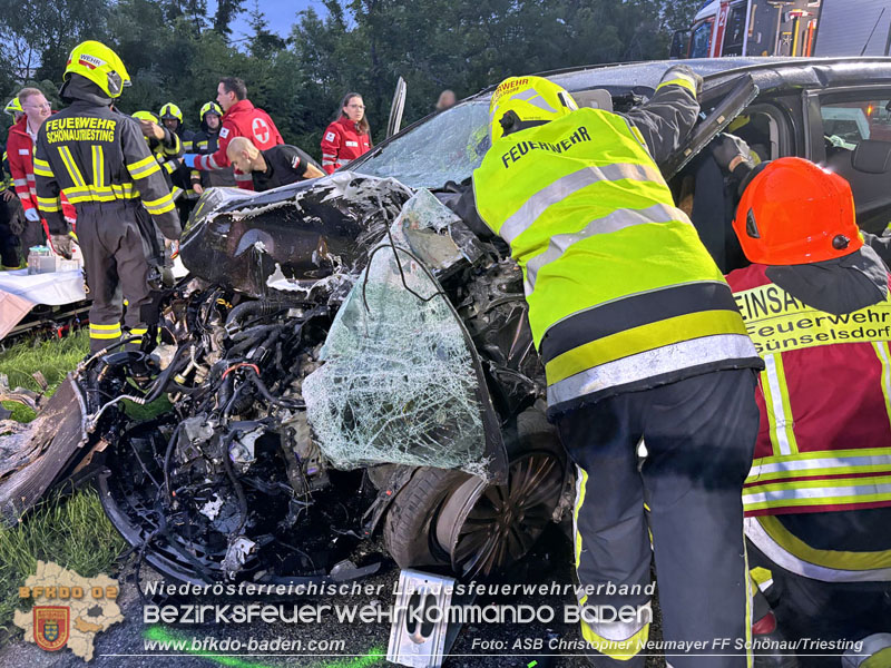 20240605_Personenrettung nach Verkehrsunfall auf der B17 in Gnselsdorf - Pkw gegen Omnibus  Foto: ASB Christopher Neumayer FF Schnau/Triesting