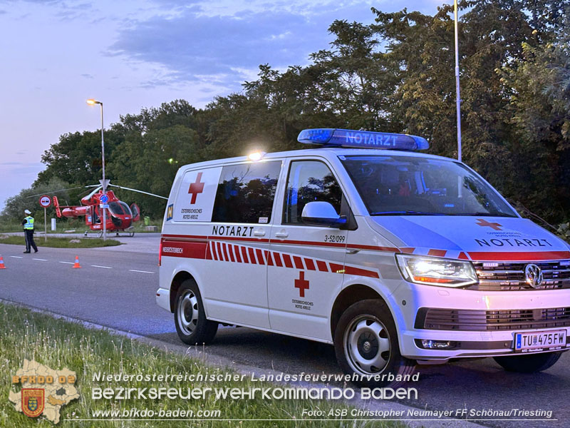 20240605_Personenrettung nach Verkehrsunfall auf der B17 in Gnselsdorf - Pkw gegen Omnibus  Foto: ASB Christopher Neumayer FF Schnau/Triesting