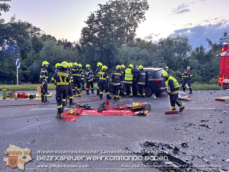 20240605_Personenrettung nach Verkehrsunfall auf der B17 in Gnselsdorf - Pkw gegen Omnibus  Foto: ASB Christopher Neumayer FF Schnau/Triesting