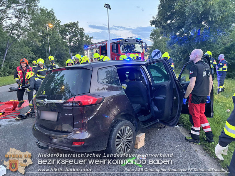 20240605_Personenrettung nach Verkehrsunfall auf der B17 in Gnselsdorf - Pkw gegen Omnibus  Foto: ASB Christopher Neumayer FF Schnau/Triesting