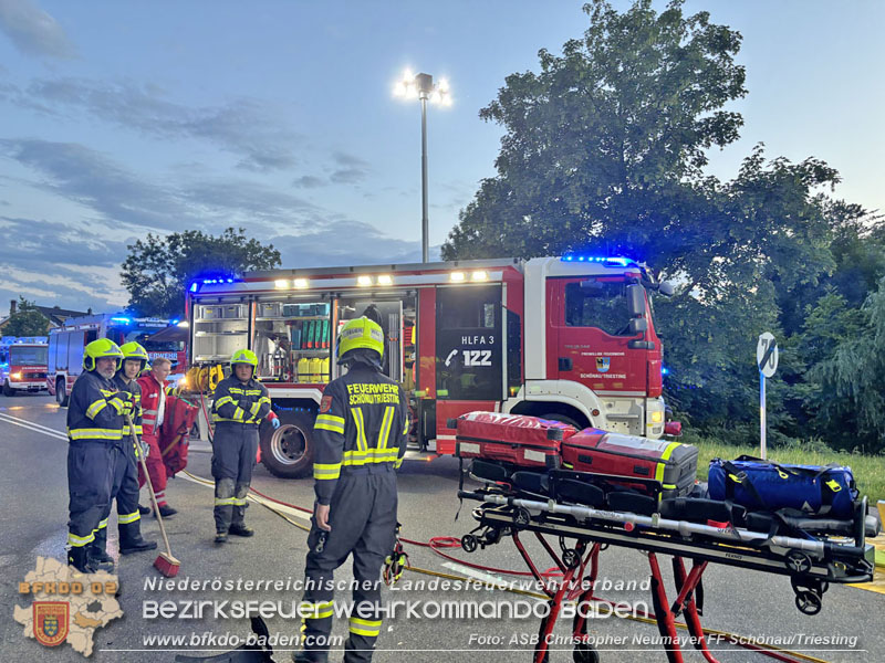 20240605_Personenrettung nach Verkehrsunfall auf der B17 in Gnselsdorf - Pkw gegen Omnibus  Foto: ASB Christopher Neumayer FF Schnau/Triesting