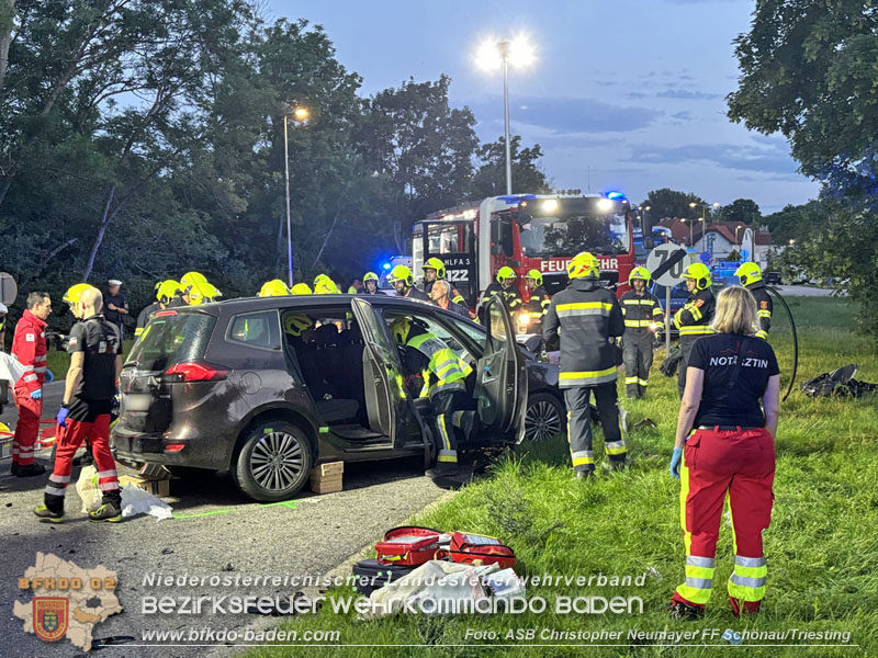 20240605_Personenrettung nach Verkehrsunfall auf der B17 in Gnselsdorf - Pkw gegen Omnibus  Foto: ASB Christopher Neumayer FF Schnau/Triesting