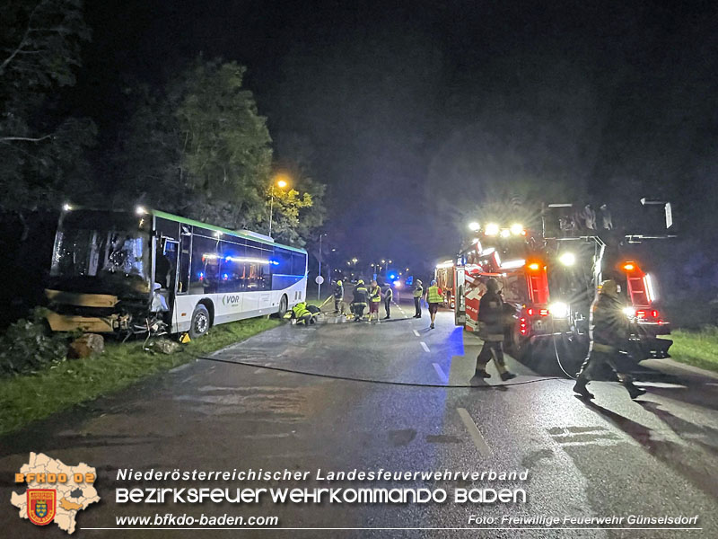 20240605_Personenrettung nach Verkehrsunfall auf der B17 in Gnselsdorf - Pkw gegen Omnibus  Foto: Freiwillige Feuerwehr Gnselsdorf