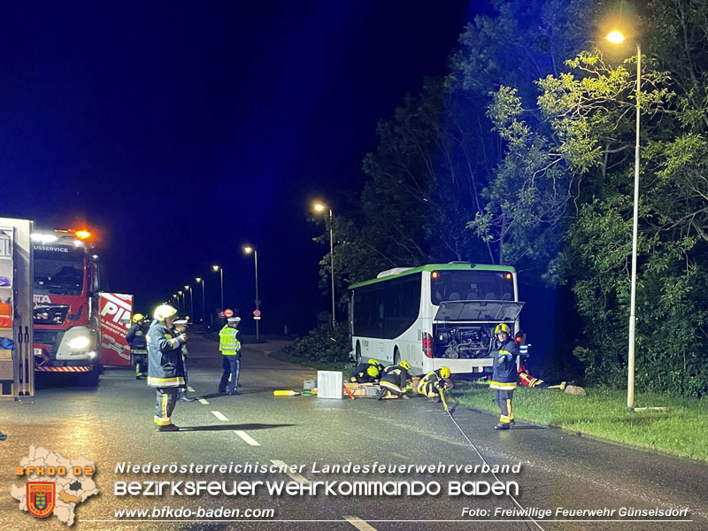 20240605_Personenrettung nach Verkehrsunfall auf der B17 in Gnselsdorf - Pkw gegen Omnibus  Foto: Freiwillige Feuerwehr Gnselsdorf