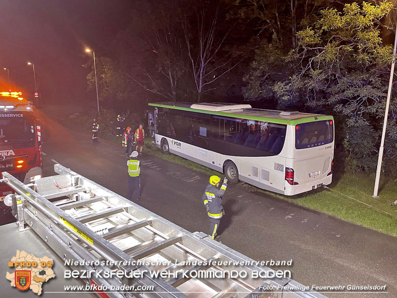 20240605_Personenrettung nach Verkehrsunfall auf der B17 in Gnselsdorf - Pkw gegen Omnibus  Foto: Freiwillige Feuerwehr Gnselsdorf