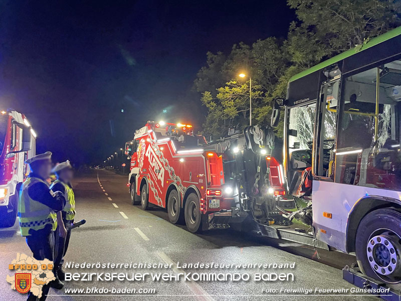 20240605_Personenrettung nach Verkehrsunfall auf der B17 in Gnselsdorf - Pkw gegen Omnibus  Foto: Freiwillige Feuerwehr Gnselsdorf