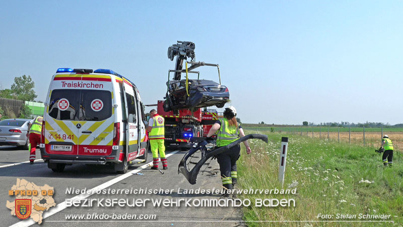 20240709_Alarmierte Menschenrettung nach Verkehrsunfall auf der A2 bei Traiskirchen  Foto: Stefan Schneider BFKDO BADEN