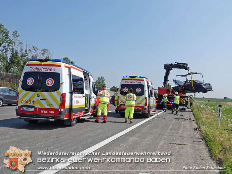 20240709_Alarmierte Menschenrettung nach Verkehrsunfall auf der A2 bei Traiskirchen Foto: Stefan Schneider BFKDO BADEN