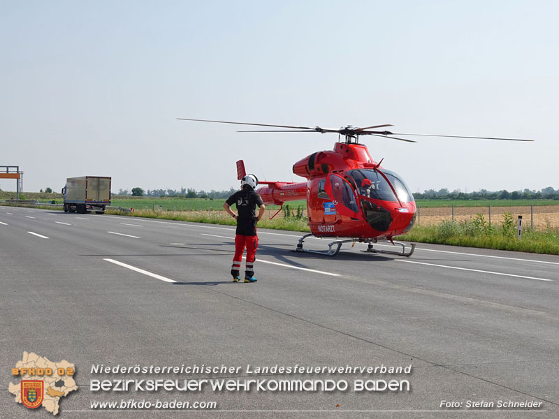 20240709_Alarmierte Menschenrettung nach Verkehrsunfall auf der A2 bei Traiskirchen Foto: Stefan Schneider BFKDO BADEN