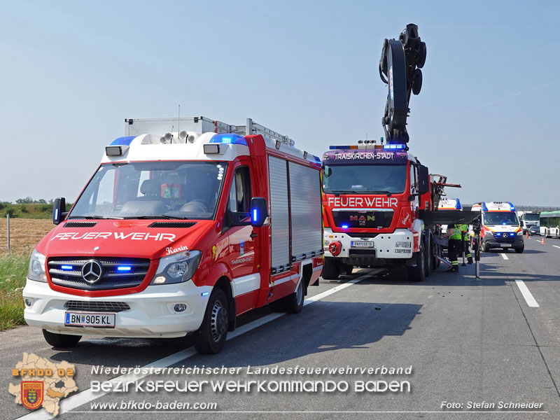 20240709_Alarmierte Menschenrettung nach Verkehrsunfall auf der A2 bei Traiskirchen Foto: Stefan Schneider BFKDO BADEN