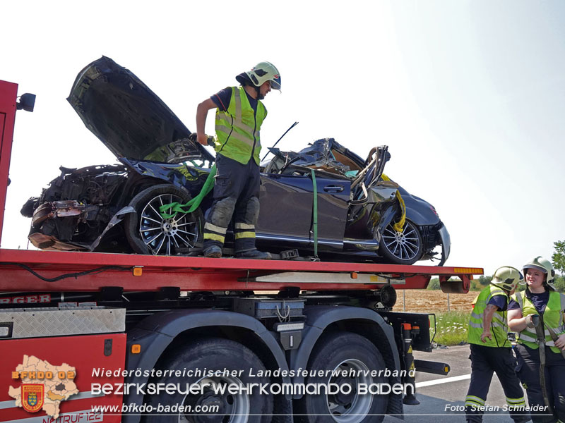 20240709_Alarmierte Menschenrettung nach Verkehrsunfall auf der A2 bei Traiskirchen Foto: Stefan Schneider BFKDO BADEN