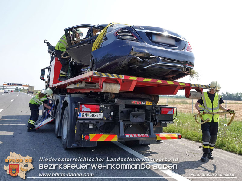 20240709_Alarmierte Menschenrettung nach Verkehrsunfall auf der A2 bei Traiskirchen Foto: Stefan Schneider BFKDO BADEN