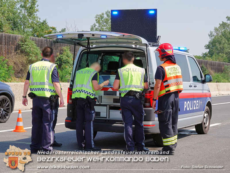 20240709_Alarmierte Menschenrettung nach Verkehrsunfall auf der A2 bei Traiskirchen Foto: Stefan Schneider BFKDO BADEN