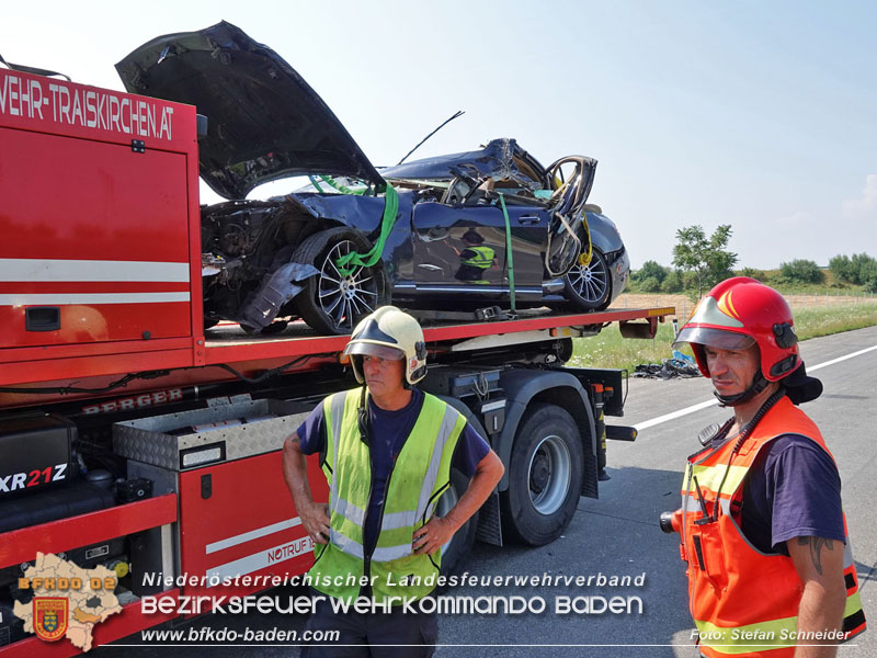 20240709_Alarmierte Menschenrettung nach Verkehrsunfall auf der A2 bei Traiskirchen Foto: Stefan Schneider BFKDO BADEN