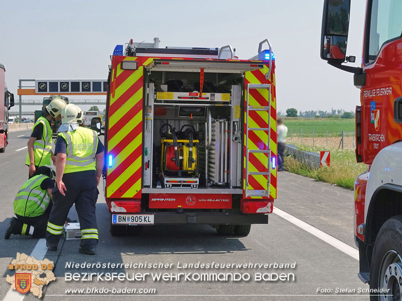 20240709_Alarmierte Menschenrettung nach Verkehrsunfall auf der A2 bei Traiskirchen Foto: Stefan Schneider BFKDO BADEN