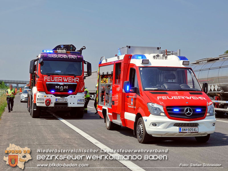 20240709_Alarmierte Menschenrettung nach Verkehrsunfall auf der A2 bei Traiskirchen Foto: Stefan Schneider BFKDO BADEN