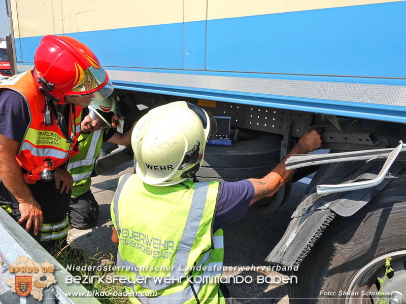 20240709_Alarmierte Menschenrettung nach Verkehrsunfall auf der A2 bei Traiskirchen Foto: Stefan Schneider BFKDO BADEN