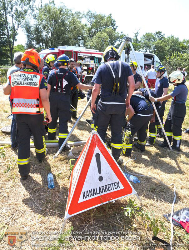 20240710_Aufwendige Menschenrettung aus Kanalsystem in Oberwaltersdorf  Foto: Stefan Schneider BFKDO BADEN