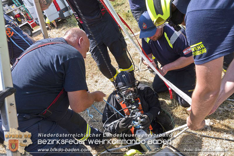 20240710_Aufwendige Menschenrettung aus Kanalsystem in Oberwaltersdorf  Foto: Stefan Schneider BFKDO BADEN