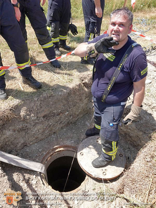 20240710_Aufwendige Menschenrettung aus Kanalsystem in Oberwaltersdorf Foto: Stefan Schneider BFKDO BADEN