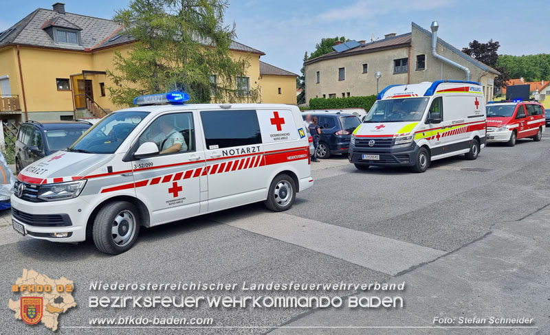 20240711_Verkehrsunfall in Tribuswinkel aufgrund eines medizinischen Notfalls   Foto: Stefan Schneider BFKDO BADEN