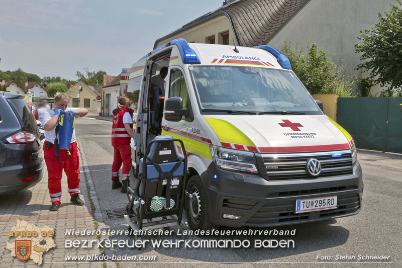 20240711_Verkehrsunfall in Tribuswinkel aufgrund eines medizinischen Notfalls   Foto: Stefan Schneider BFKDO BADEN