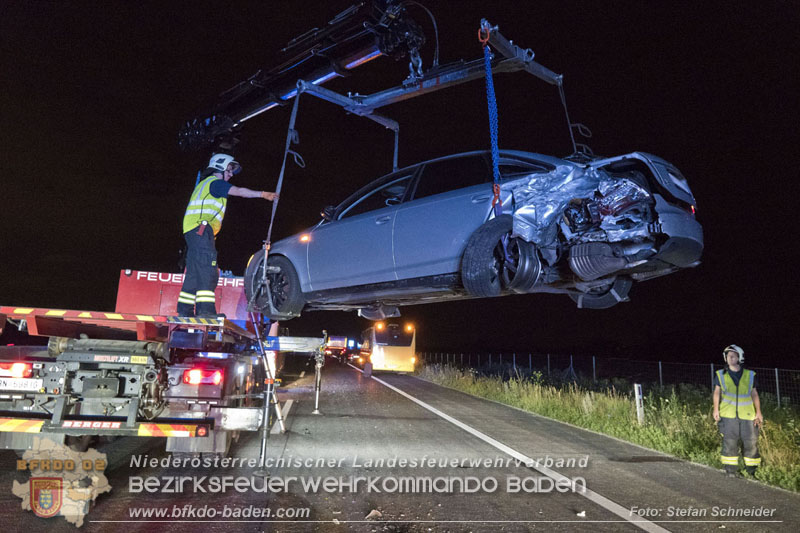 20240715_Verkehrsunfall auf der A2 - Bus gegen PKW  Foto: Stefan Schneider BFKDO BADEN