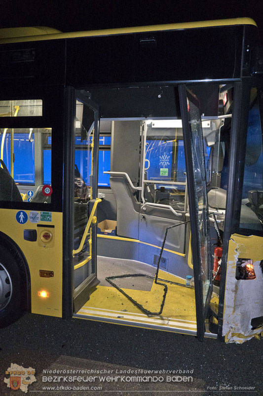 20240715_Verkehrsunfall auf der A2 - Bus gegen PKW  Foto: Stefan Schneider BFKDO BADEN