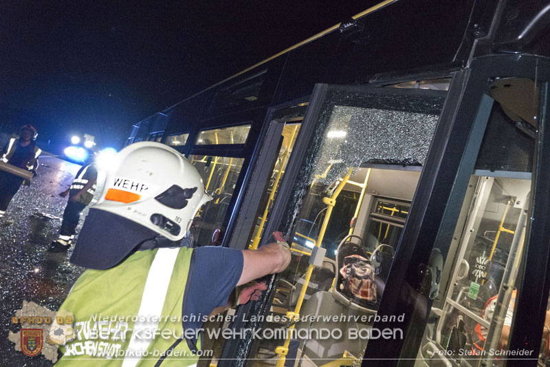 20240715_Verkehrsunfall auf der A2 - Bus gegen PKW  Foto: Stefan Schneider BFKDO BADEN