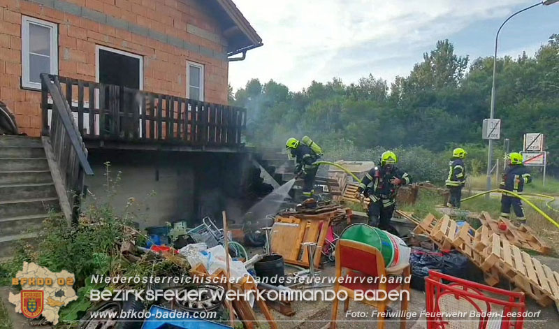 20240719_Brand bei einem Einfamilienhaus in der Badener Haidhofsiedlung   Foto: Stefan Wagner FF Baden-Leesdorf