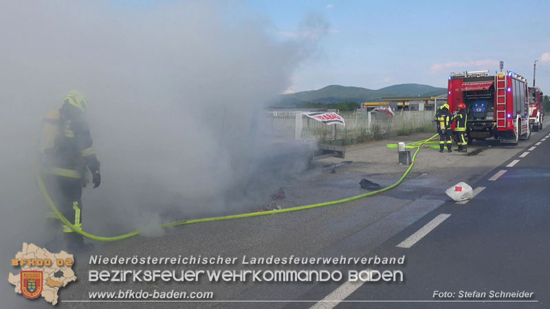 20240722_Abschleppfahrzeug geriet in Brand auf der LB210 Tribuswinkel-Oeynhausen  Foto: Stefan Schneider BFKDO BADEN