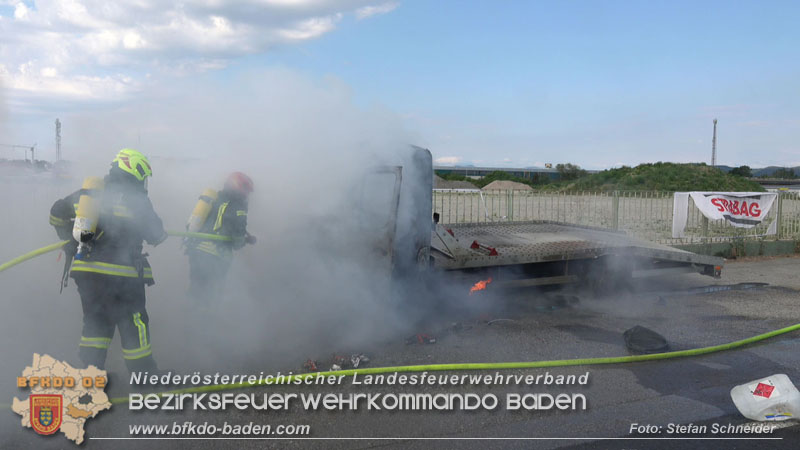 20240722_Abschleppfahrzeug geriet in Brand auf der LB210 Tribuswinkel-Oeynhausen  Foto: Stefan Schneider BFKDO BADEN