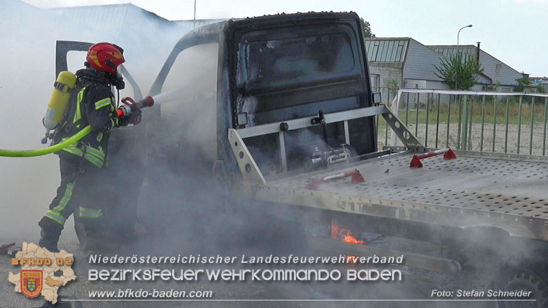 20240722_Abschleppfahrzeug geriet in Brand auf der LB210 Tribuswinkel-Oeynhausen  Foto: Stefan Schneider BFKDO BADEN