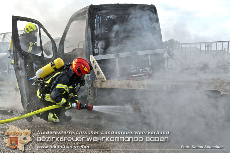 20240722_Abschleppfahrzeug geriet in Brand auf der LB210 Tribuswinkel-Oeynhausen  Foto: Stefan Schneider BFKDO BADEN