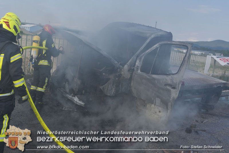 20240722_Abschleppfahrzeug geriet in Brand auf der LB210 Tribuswinkel-Oeynhausen  Foto: Stefan Schneider BFKDO BADEN