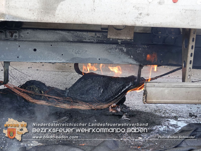 20240722_Abschleppfahrzeug geriet in Brand auf der LB210 Tribuswinkel-Oeynhausen Foto: Stefan Schneider BFKDO BADEN