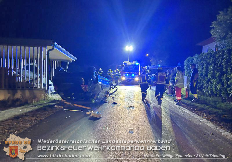 20240821_Verkehrsunfall Fahrzeugberschlag im Ortsgebiet St.Veit a.d.Triesting   Foto: Presseteam FF St.Veit/Triesting