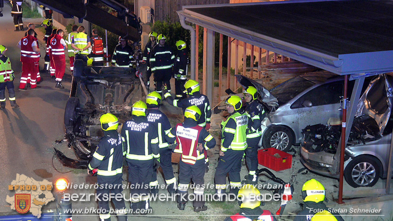 20240821_Verkehrsunfall Fahrzeugberschlag im Ortsgebiet St.Veit a.d.Triesting   Foto: Stefan Schneider BFKDO BADEN