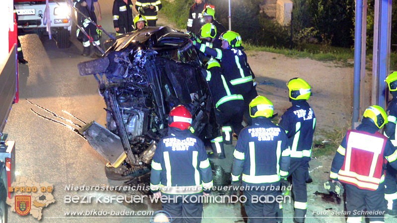 20240821_Verkehrsunfall Fahrzeugberschlag im Ortsgebiet St.Veit a.d.Triesting   Foto: Stefan Schneider BFKDO BADEN