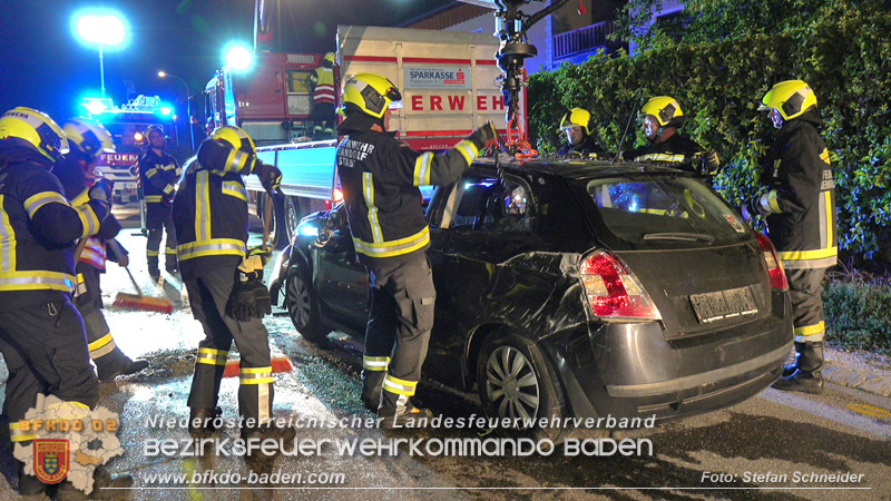 20240821_Verkehrsunfall Fahrzeugberschlag im Ortsgebiet St.Veit a.d.Triesting   Foto: Stefan Schneider BFKDO BADEN